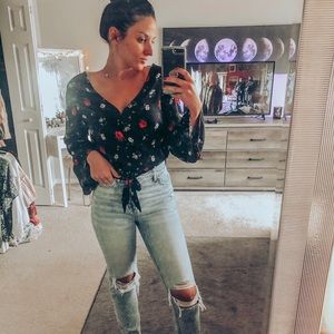 Floral cropped blouse